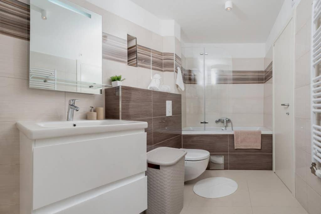 פודסטראנה Villa Graf מראה חיצוני תמונה